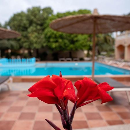 Cape Point Hotel Bakau المظهر الخارجي الصورة