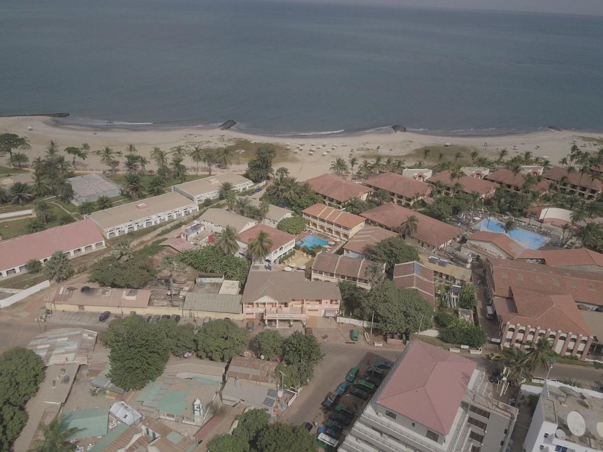 Cape Point Hotel Bakau المظهر الخارجي الصورة
