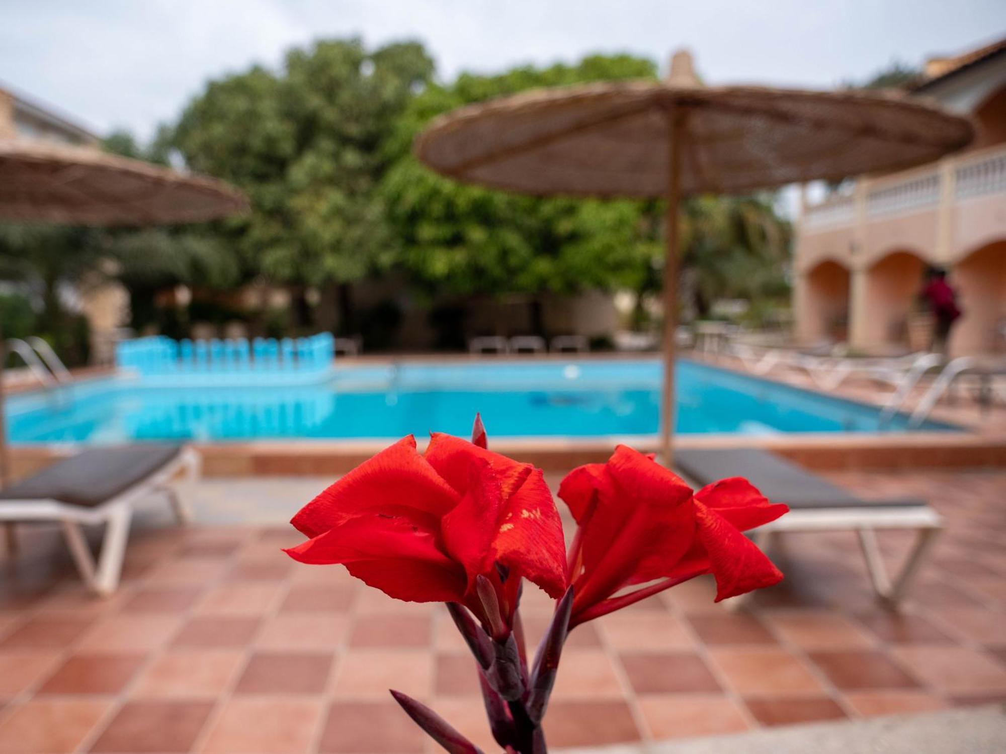 Cape Point Hotel Bakau المظهر الخارجي الصورة