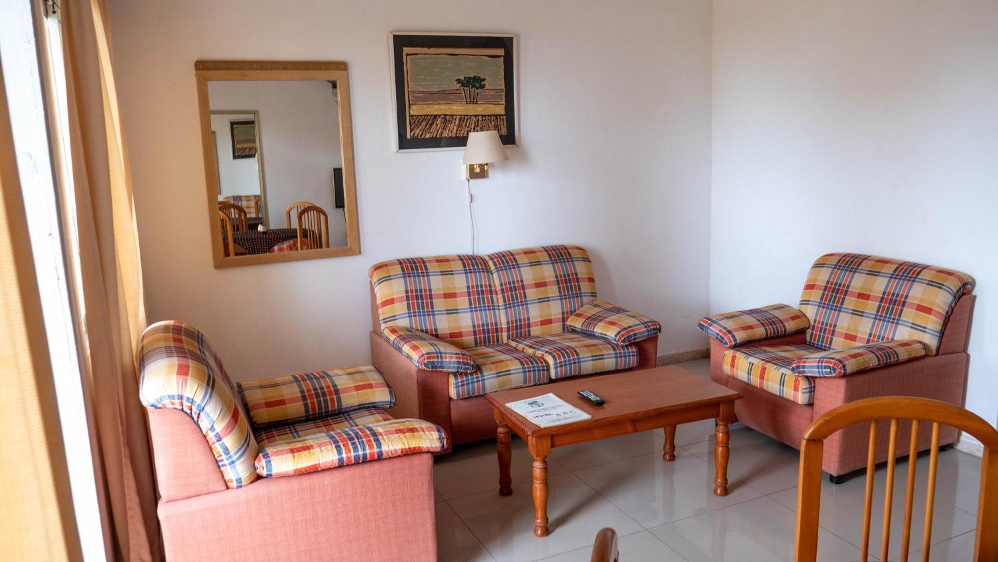 Cape Point Hotel Bakau المظهر الخارجي الصورة