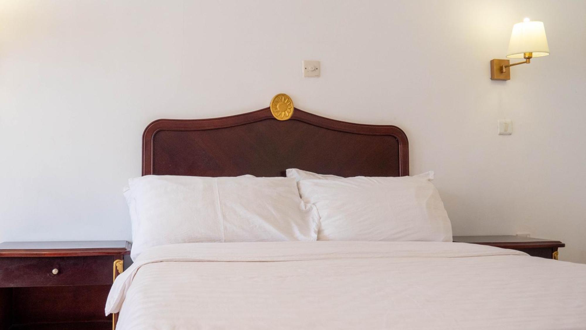 Cape Point Hotel Bakau المظهر الخارجي الصورة