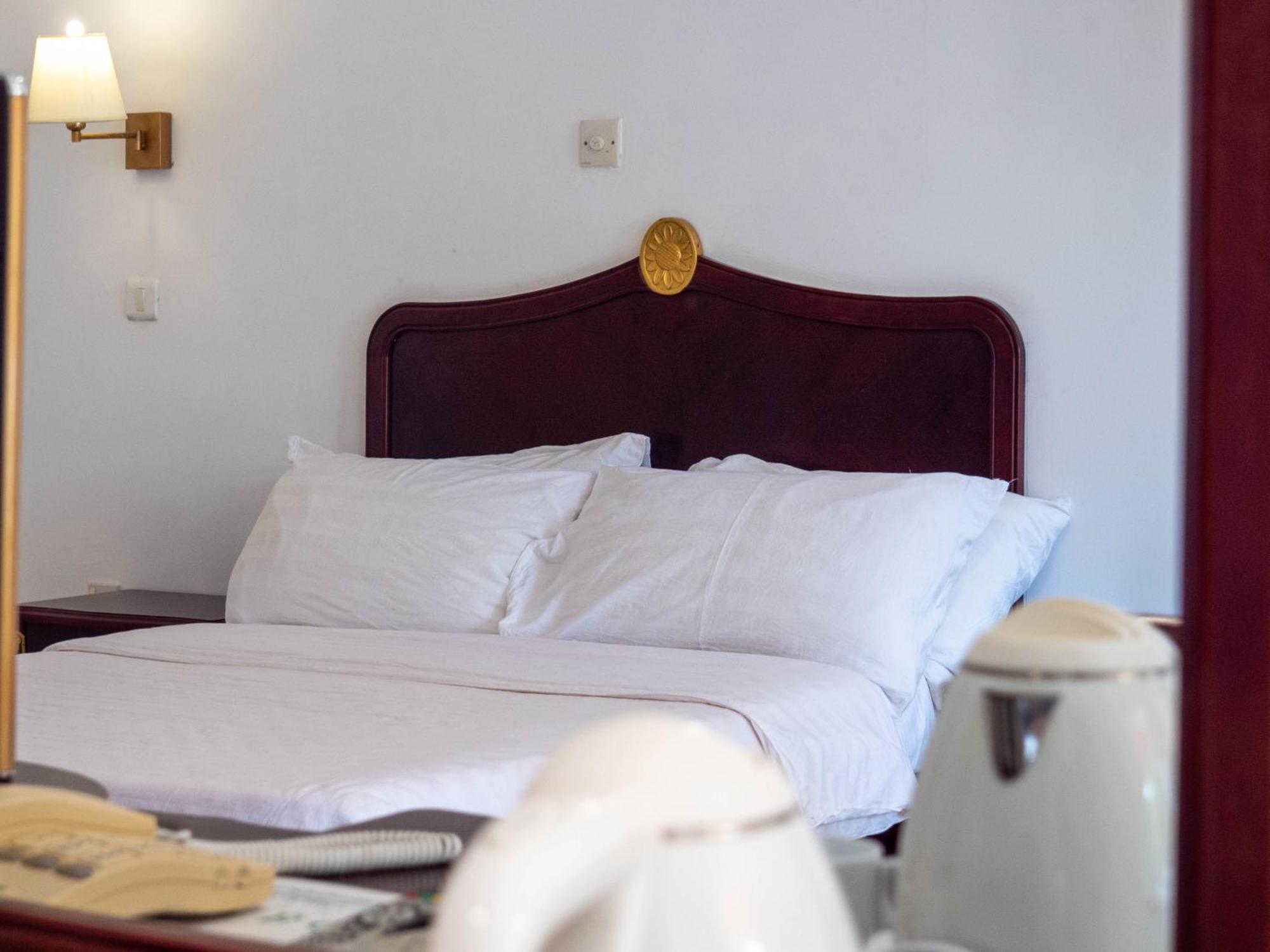 Cape Point Hotel Bakau المظهر الخارجي الصورة