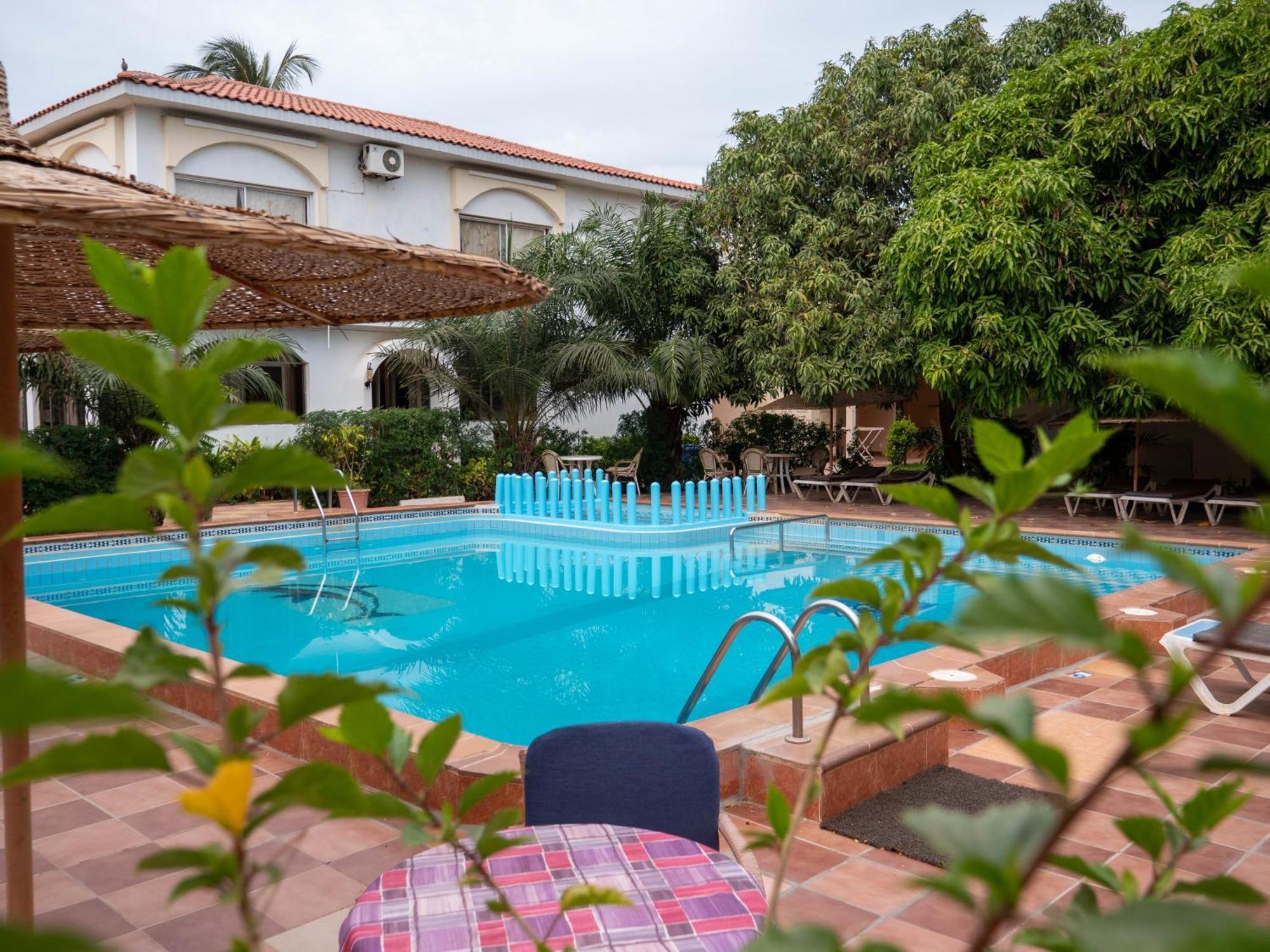 Cape Point Hotel Bakau المظهر الخارجي الصورة