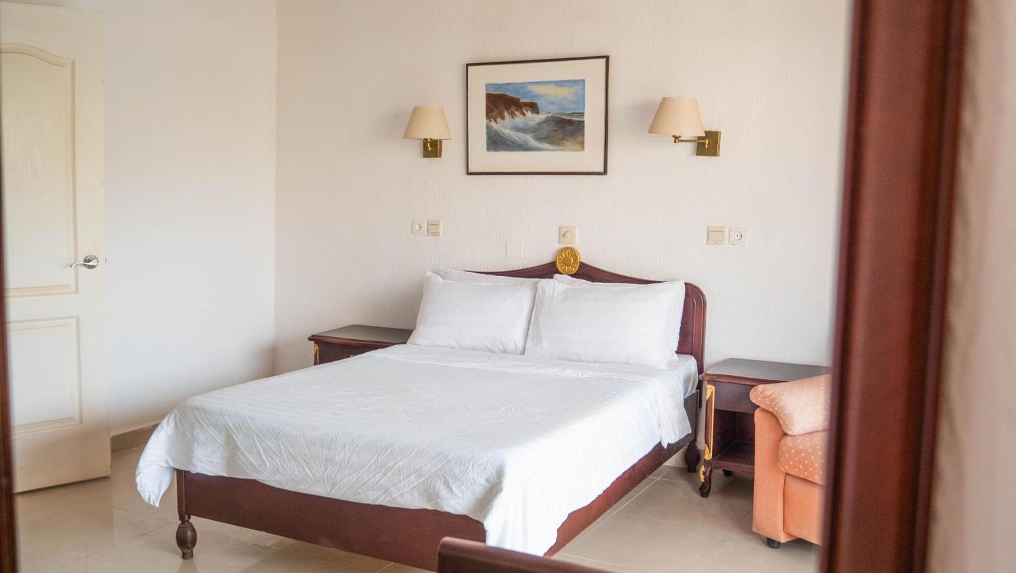 Cape Point Hotel Bakau المظهر الخارجي الصورة