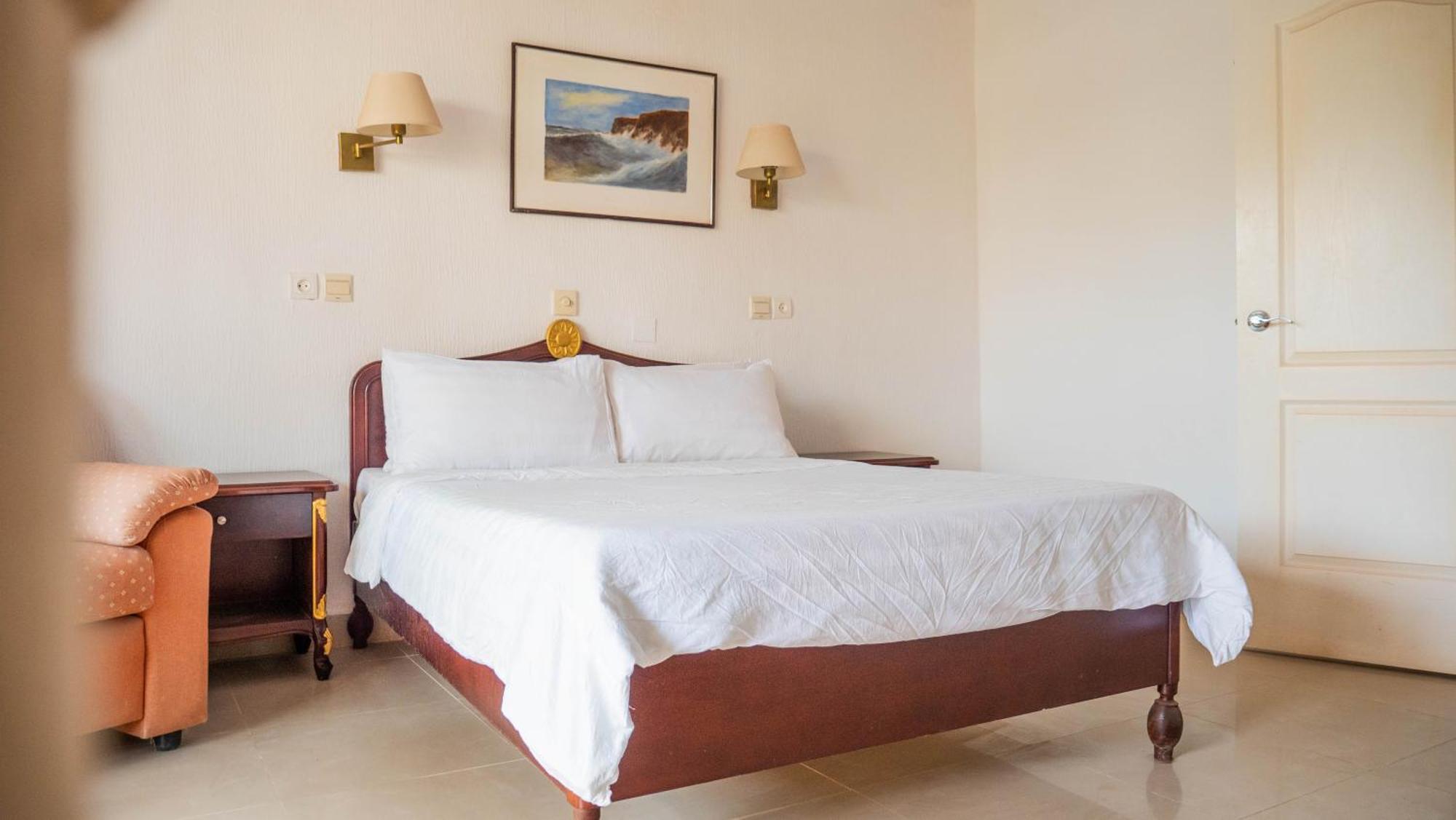 Cape Point Hotel Bakau المظهر الخارجي الصورة